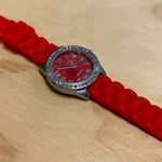 Uhrenarmband aus Silikon mit Steinen